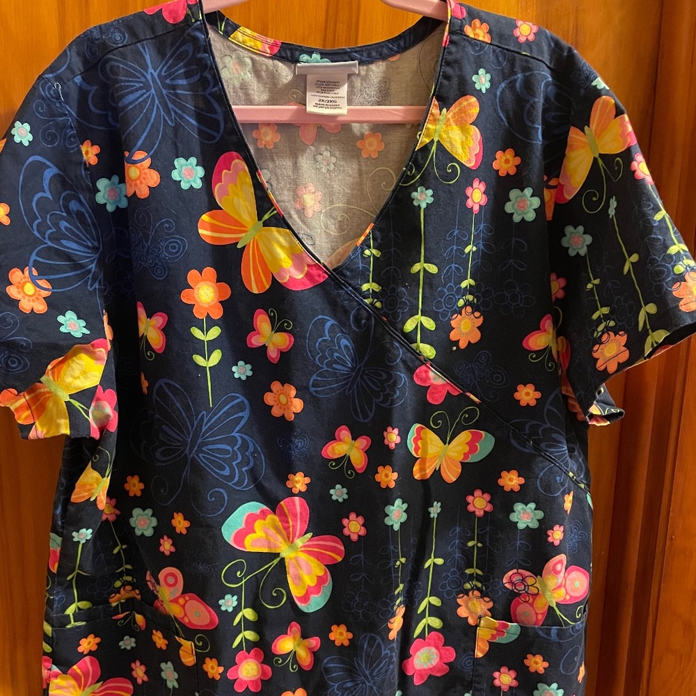 Scrub top